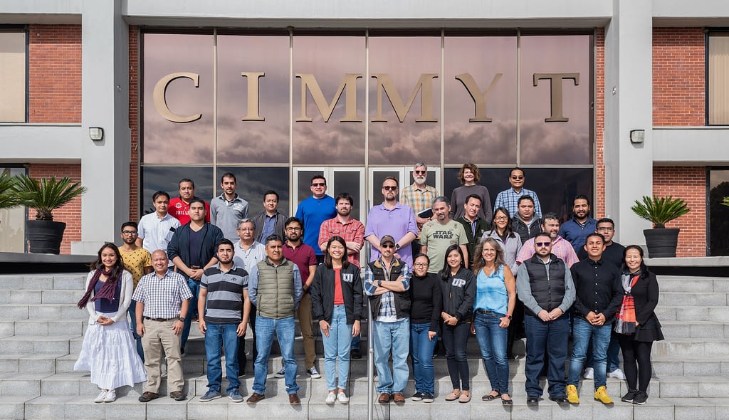 Participants of the EBS DevOps Hackathon stand for a group photo at CIMMYT's global headquarters in Texcoco, Mexico. (Photo: Eleusis Llanderal Arango/CIMMYT)