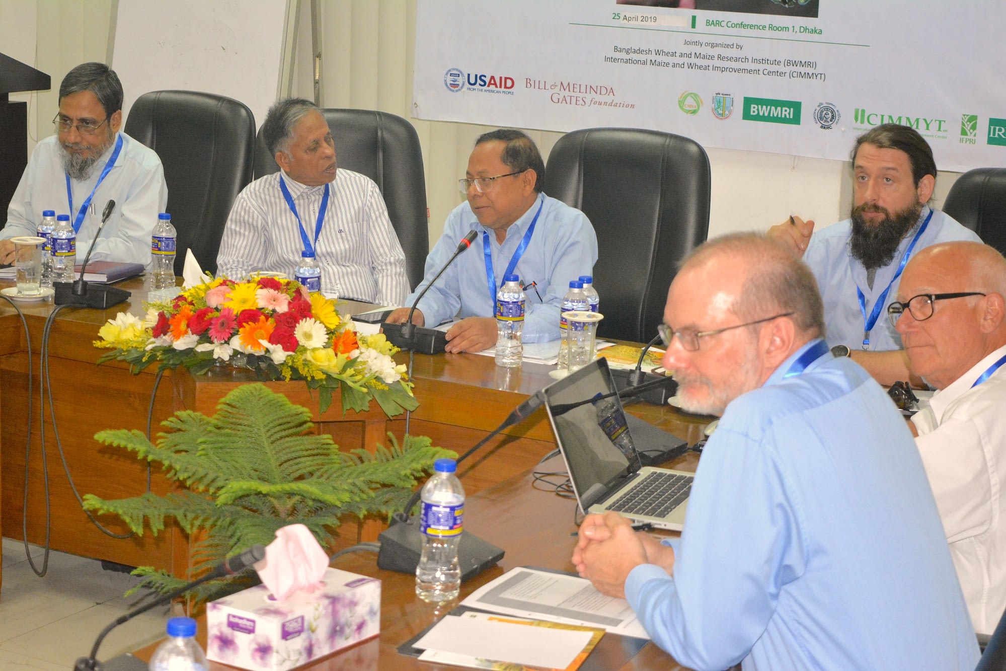 Researchers, policymakers and other agricultural partners participated in the workshop on fall armyworm. (Photo: Uttam/CIMMYT)