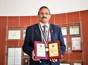 Ravi_Award1