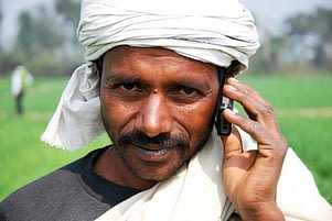Farmers in India are now participating in a new project which aims to tailor phone messages to farmers' real needs with the hope of real impact on their crop yields. Photo: M. DeFreese/CIMMYT