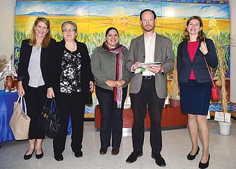From L-R: Alison Purvis, Patricia Dávila, Bibiana Espinosa, Michael Way, and Tiziana Ulian visiting the CIMMYT genebank. Photo: Marcelo Ortiz/CIMMYT