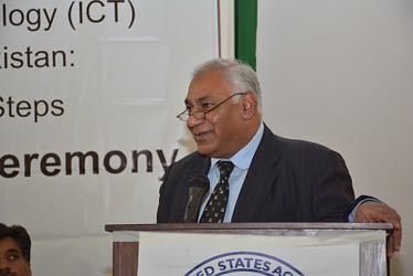 Pakistan’s Federal Minister of National Food Security and Research shared his thoughts with the audience at the launching ceremony. Photo: Amina Nasim Khan/CIMMYT