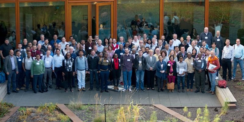 Participants of the Excellence in Breeding Platform (EiB) Contributor’s meeting pose for a group photograph. (Photo: Sam Storr/CIMMYT)
