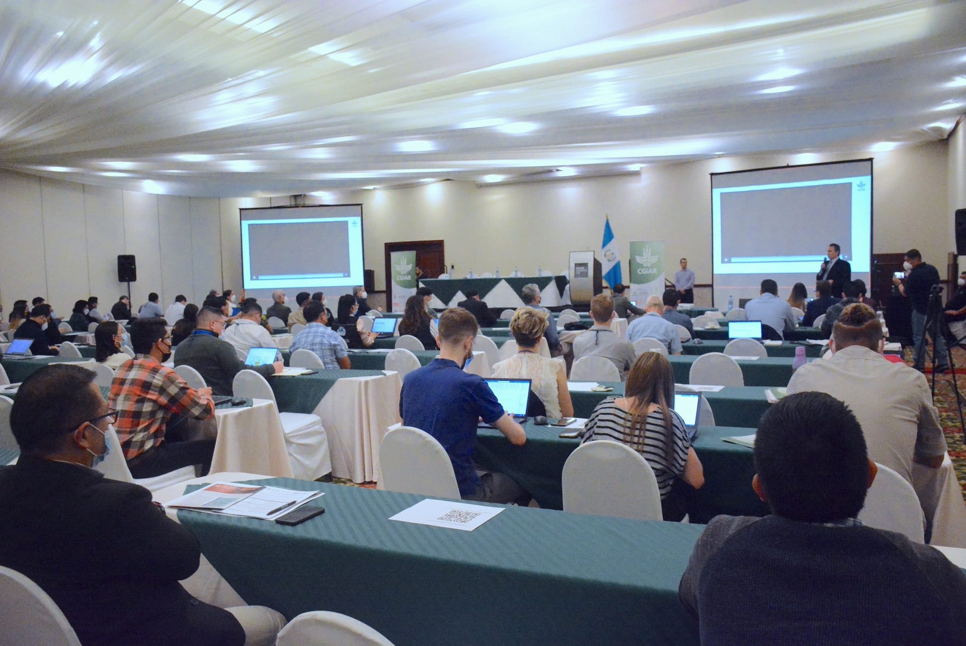 Joaquín Lozano, CGIAR Regional Director for Latin America and the Caribbean, presents during the launch of the AgriLAC Resiliente Initiative. (Photo: CGIAR)